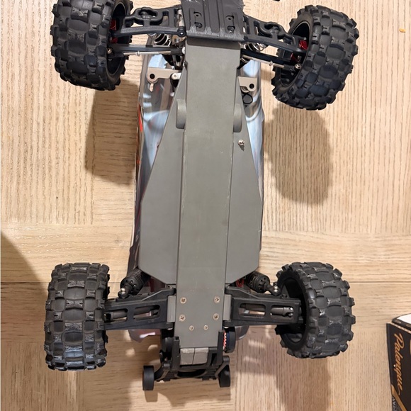 Traxxas Rustler Remote Control Car - Picture 2 of 6